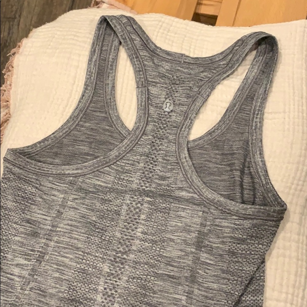 Lululemon tank